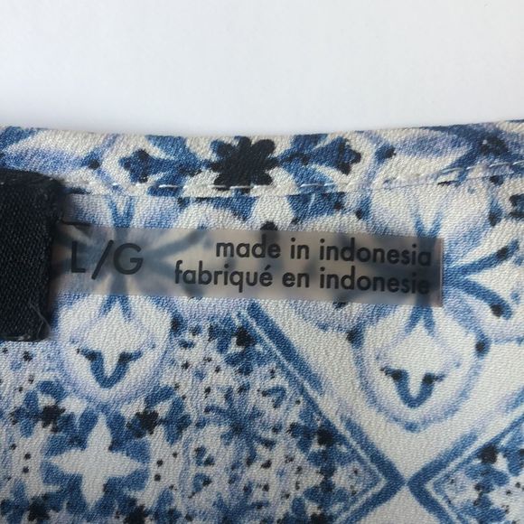 🔴 2 for $25 Ivanka Trump Lightweight V-neck Blouse size large - Picture 6 of 7